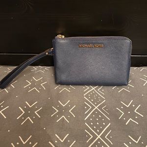 Michael kors wristlet